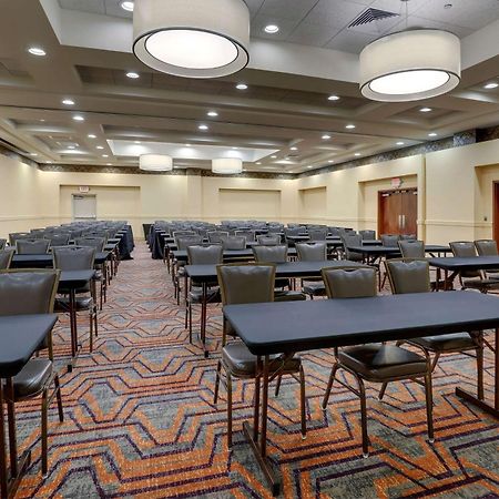 Drury Inn & Suites Charlotte Northlake Buitenkant foto