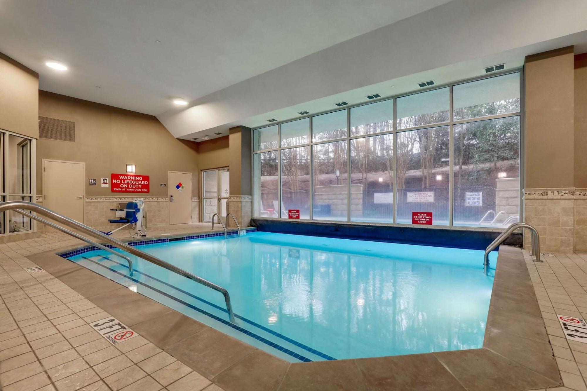 Drury Inn & Suites Charlotte Northlake Buitenkant foto