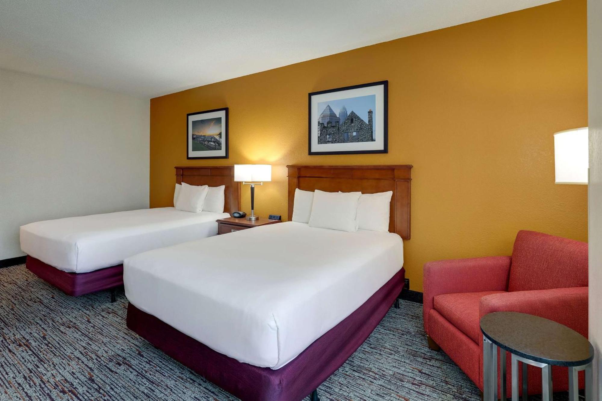 Drury Inn & Suites Charlotte Northlake Buitenkant foto