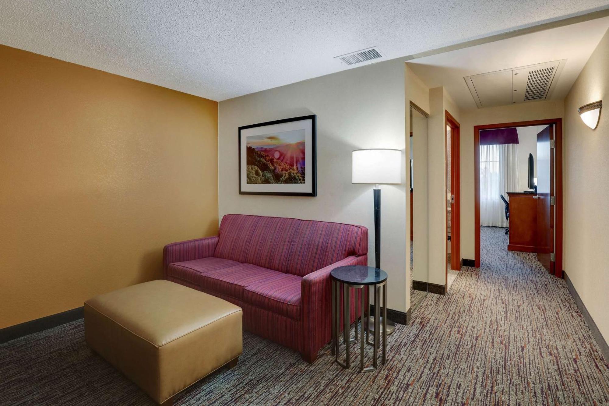 Drury Inn & Suites Charlotte Northlake Buitenkant foto