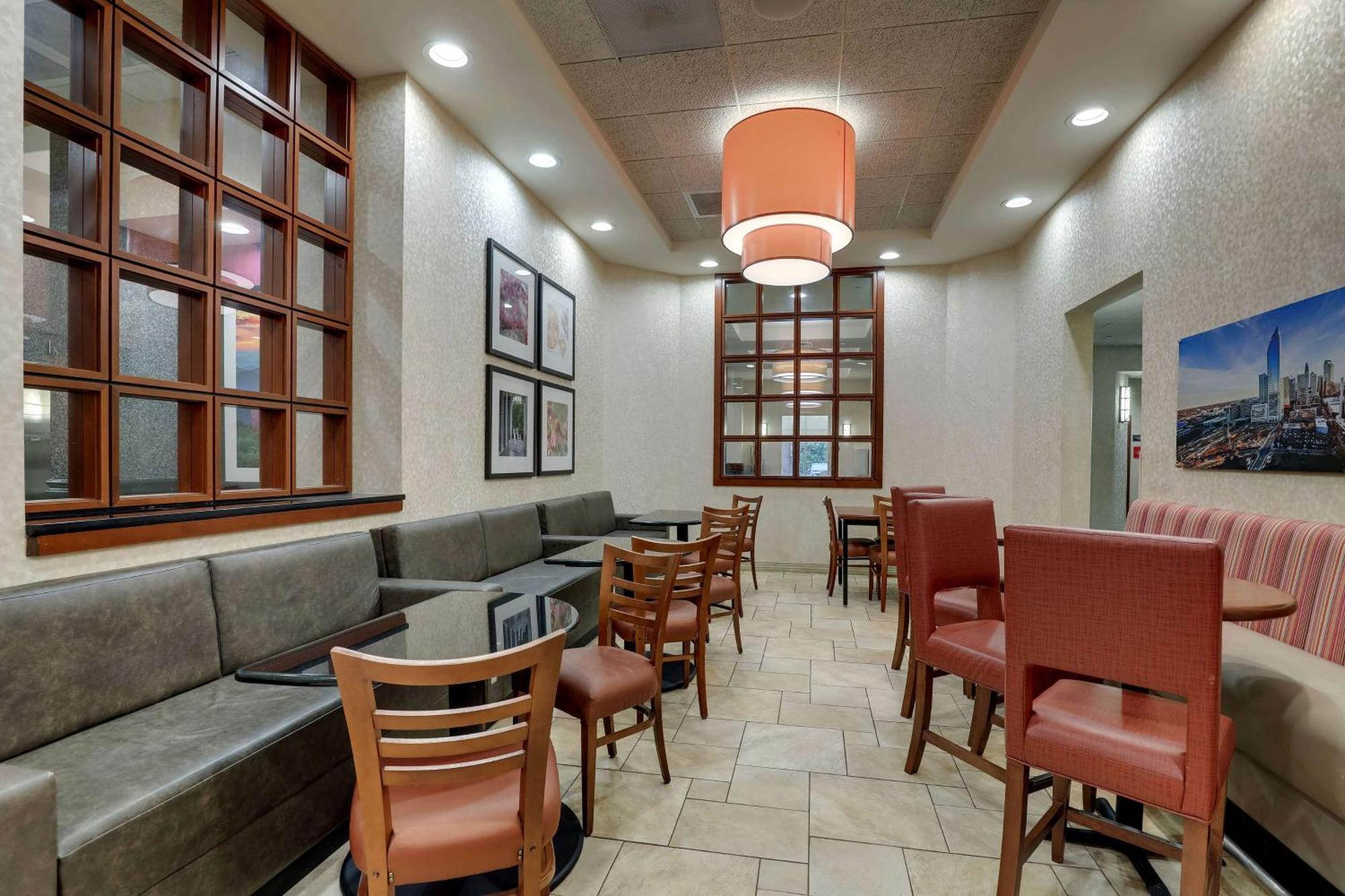 Drury Inn & Suites Charlotte Northlake Buitenkant foto