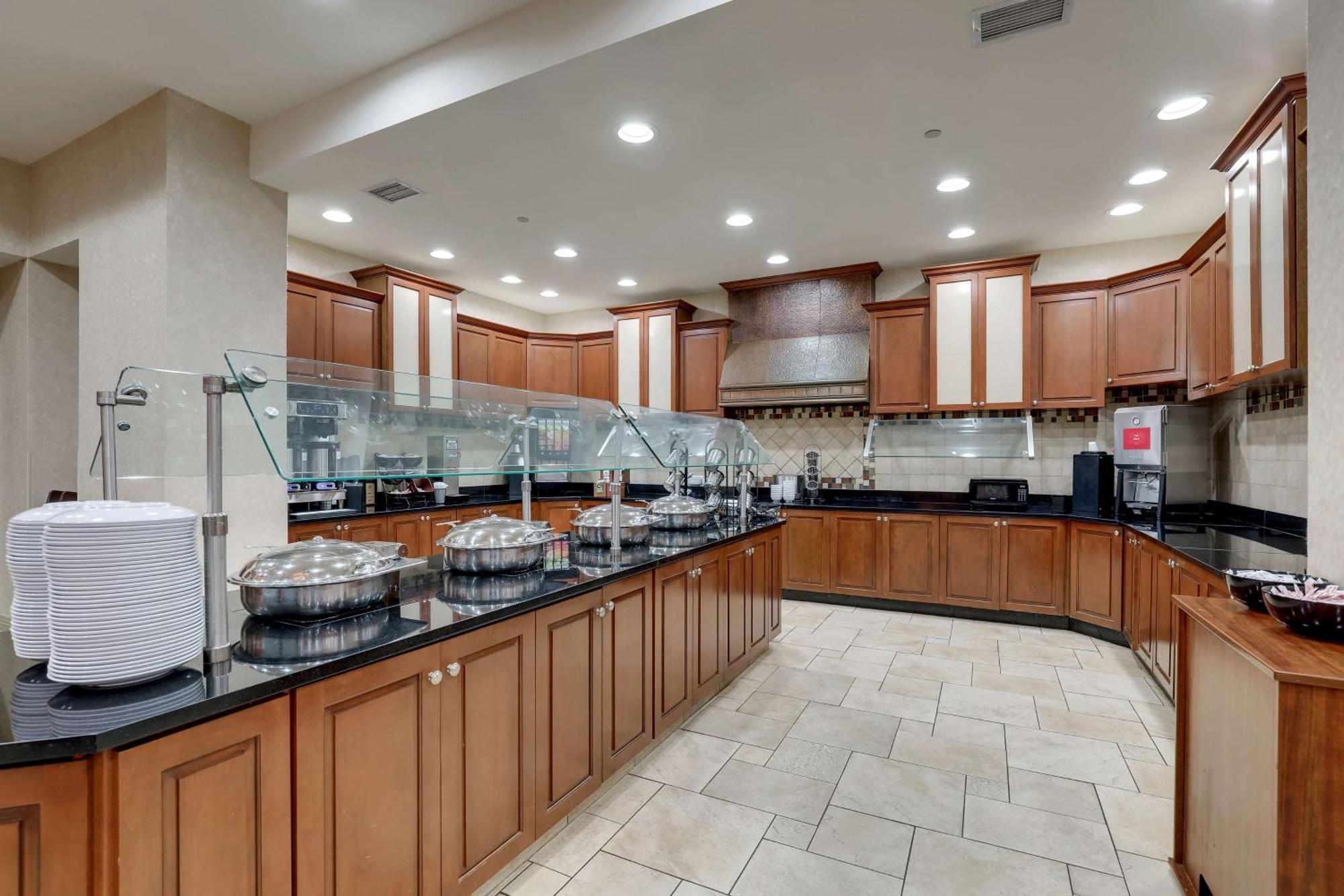 Drury Inn & Suites Charlotte Northlake Buitenkant foto